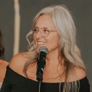 Meet your Posher, Juli